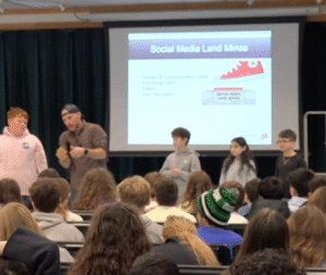 digital safety school speaker delivers elementary school digital citizenship presentation